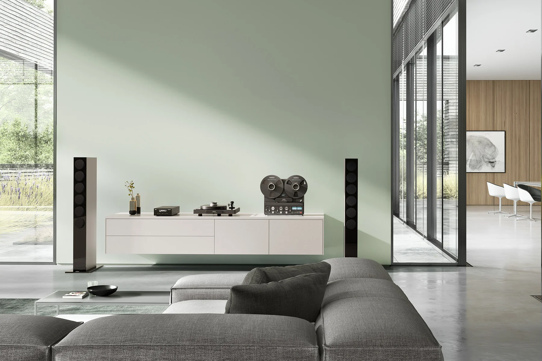 Audio systém Revox začleněný do moderního interiéru